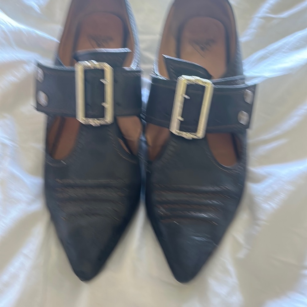 Fluevog victorian buckled loafer.  Like new 9.5